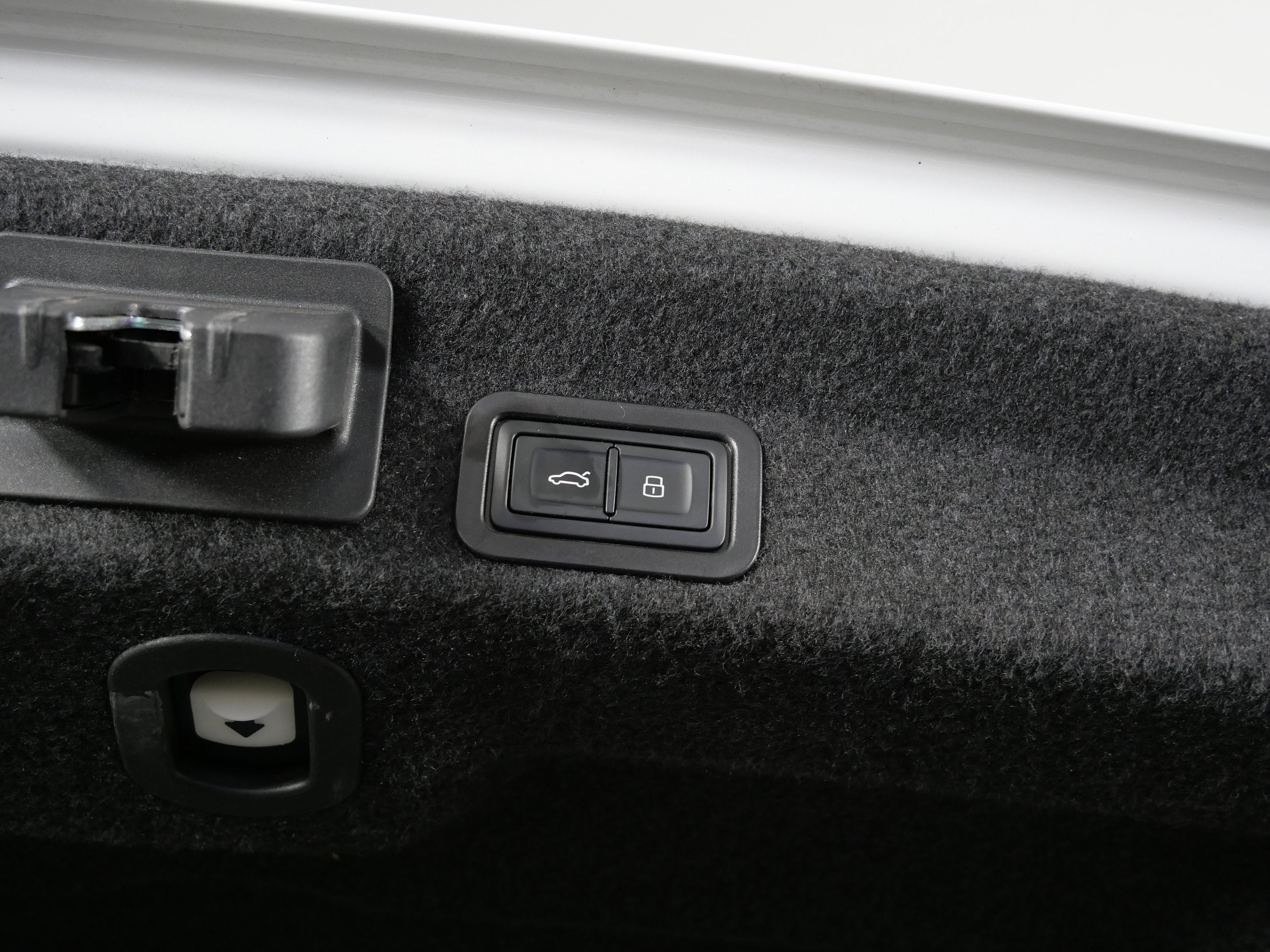 Used 2023  Audi Premium Plus image 19