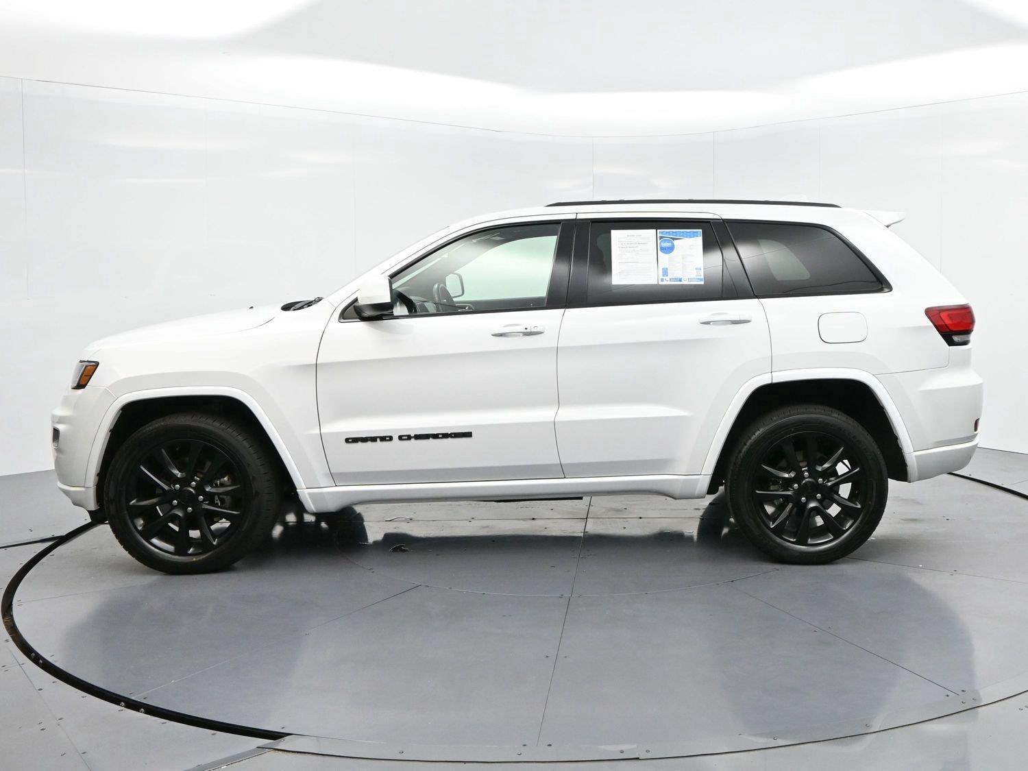 Used 2021 Bright White Clearcoat Jeep Laredo X image 4