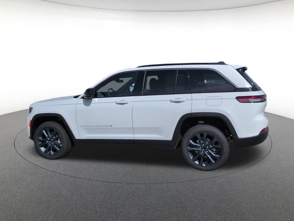 New 2026 White Jeep  image 11