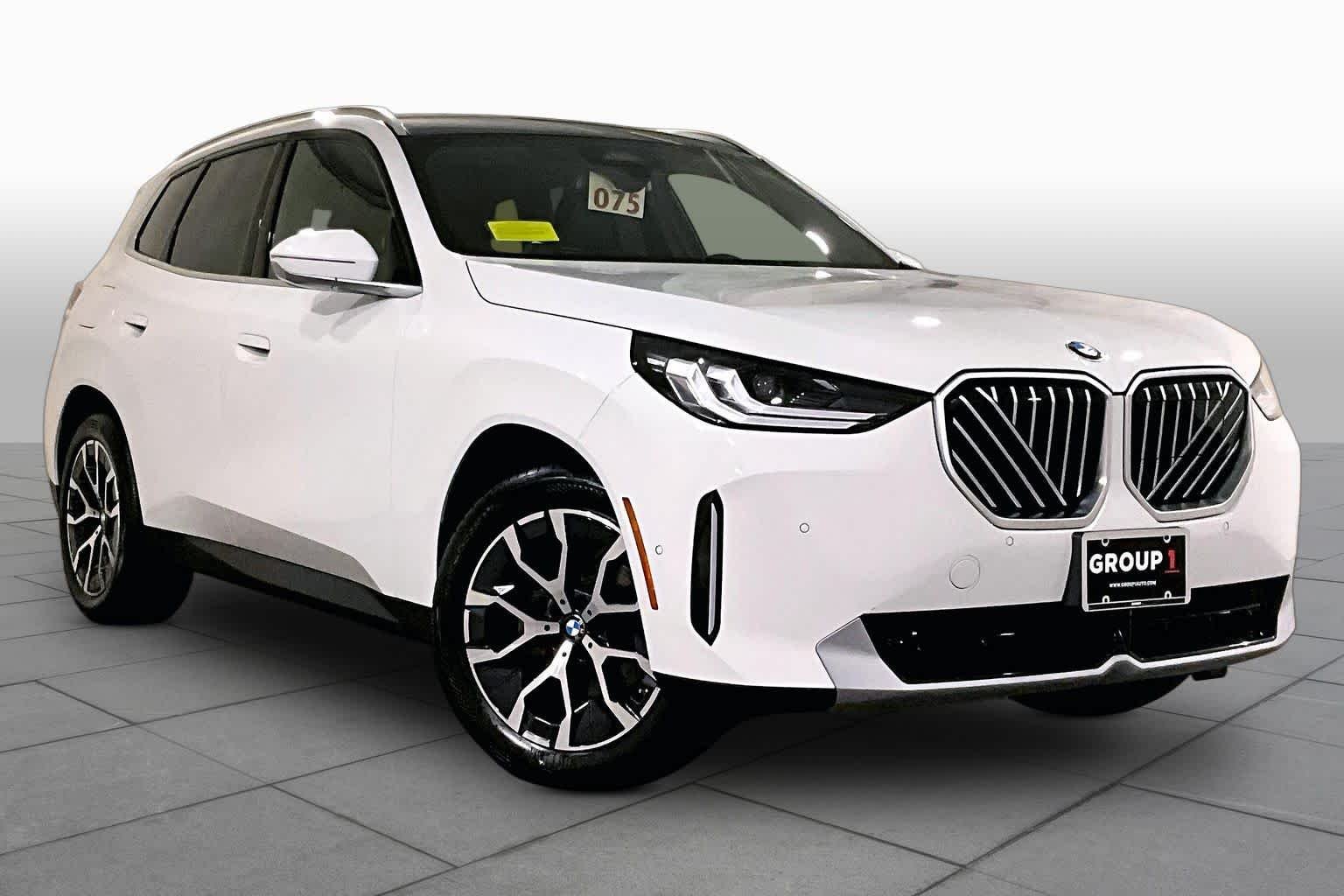 Used 2025 Alpine White BMW 30 xDrive image 2