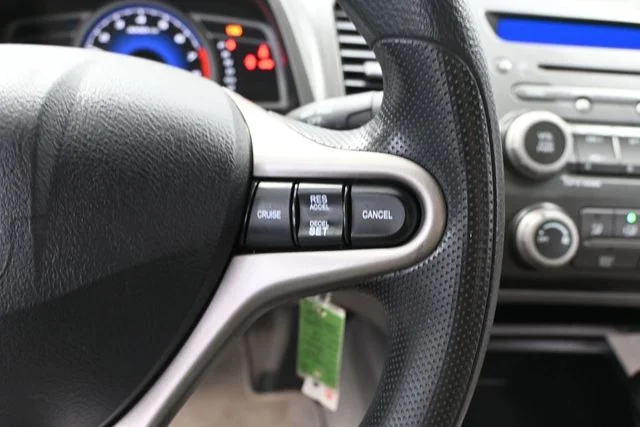 Used 2009 White Honda LX image 24