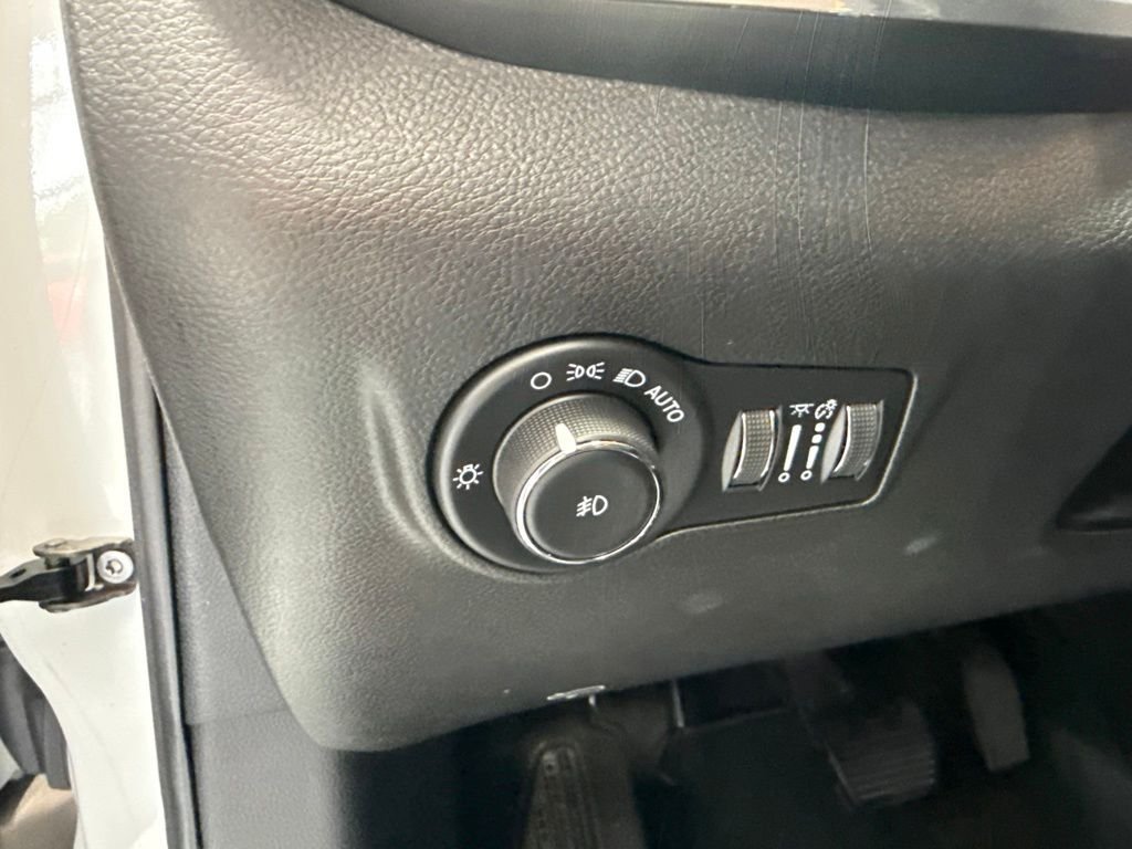 Used 2023 White Jeep Limited image 15