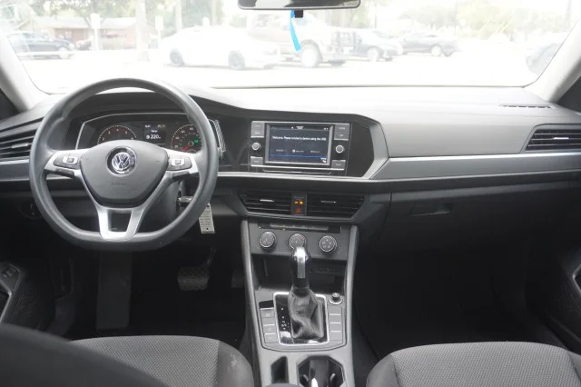 Used 2020 GREY Volkswagen S image 19