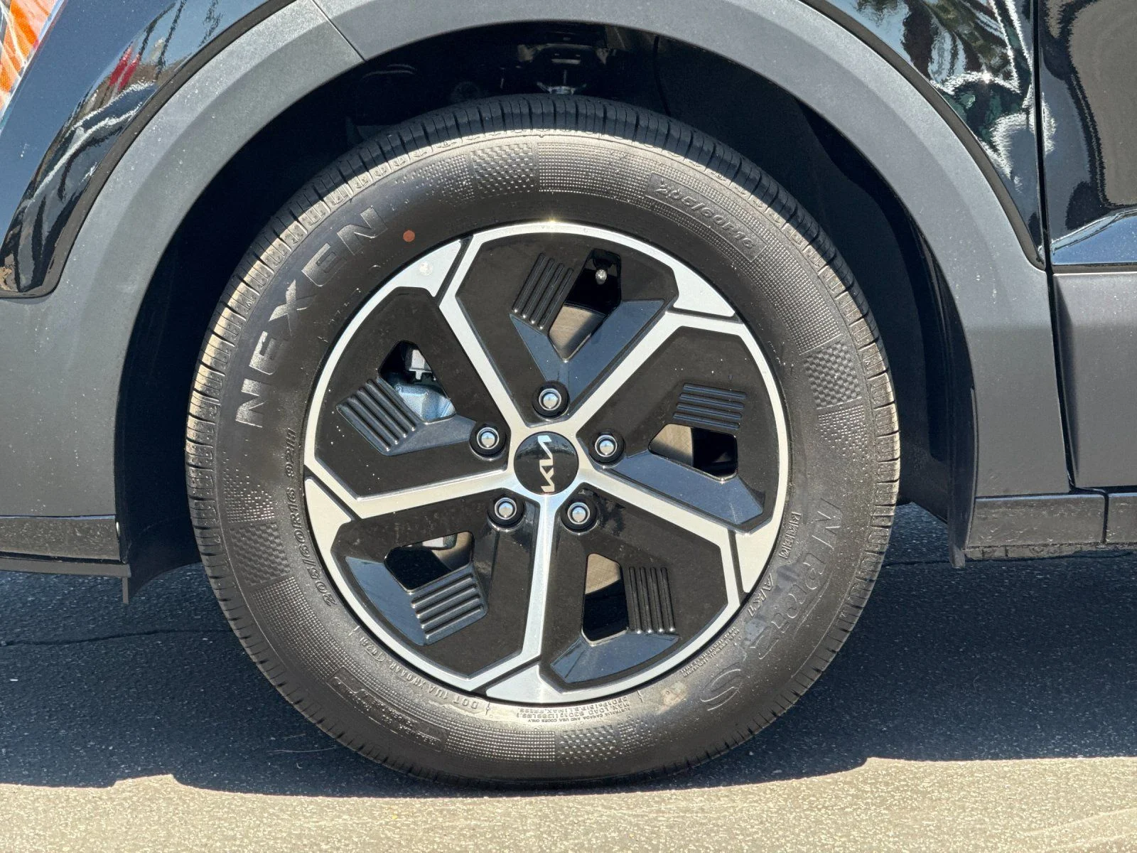 New 2026 Black Kia LX image 30