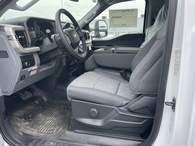 New 2026 Oxford White Ford F-550® XL image 5