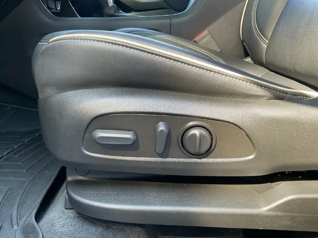 Used 2022 Beige Chevrolet Premier image 35