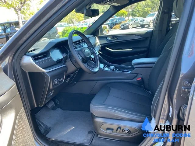 Used 2024 Gray Jeep Laredo image 30