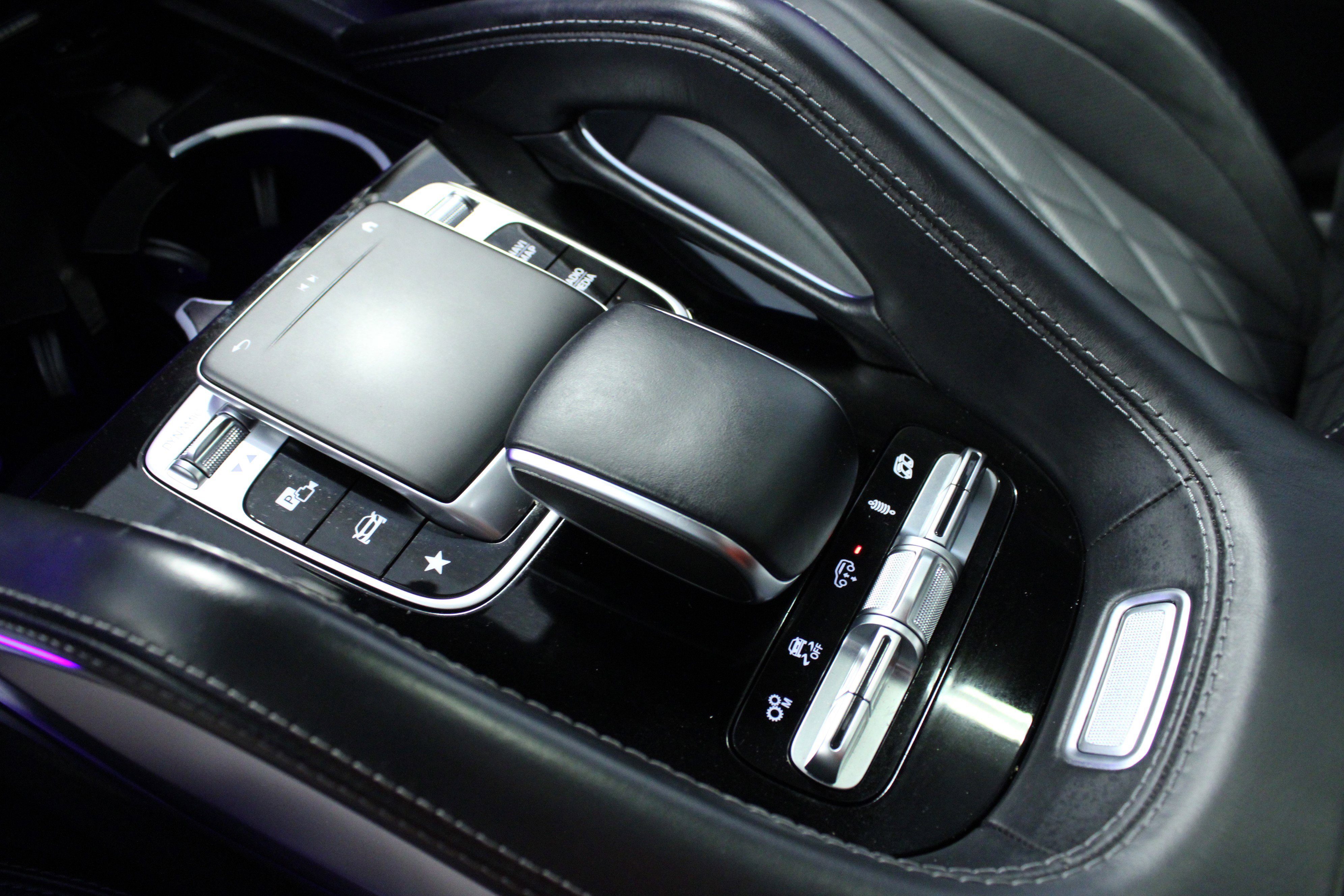 Used 2022 Obsidian Black Metallic Mercedes-Benz GLE 53 AMG® image 23