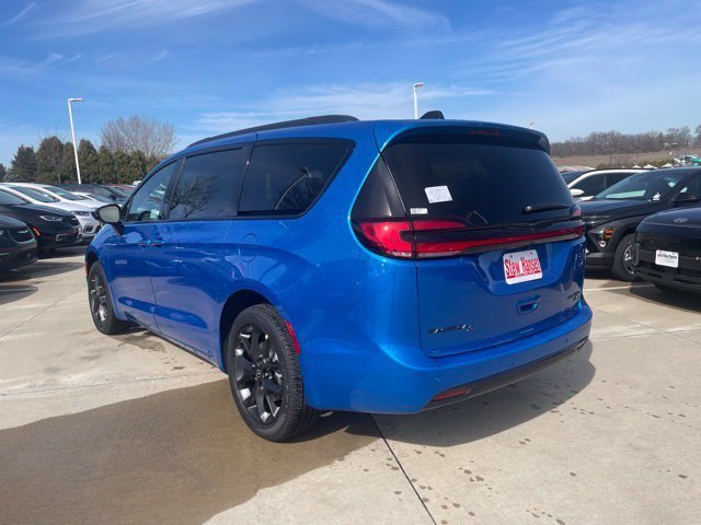 New 2026 Hydro Blue Pearlcoat Chrysler Limited image 3