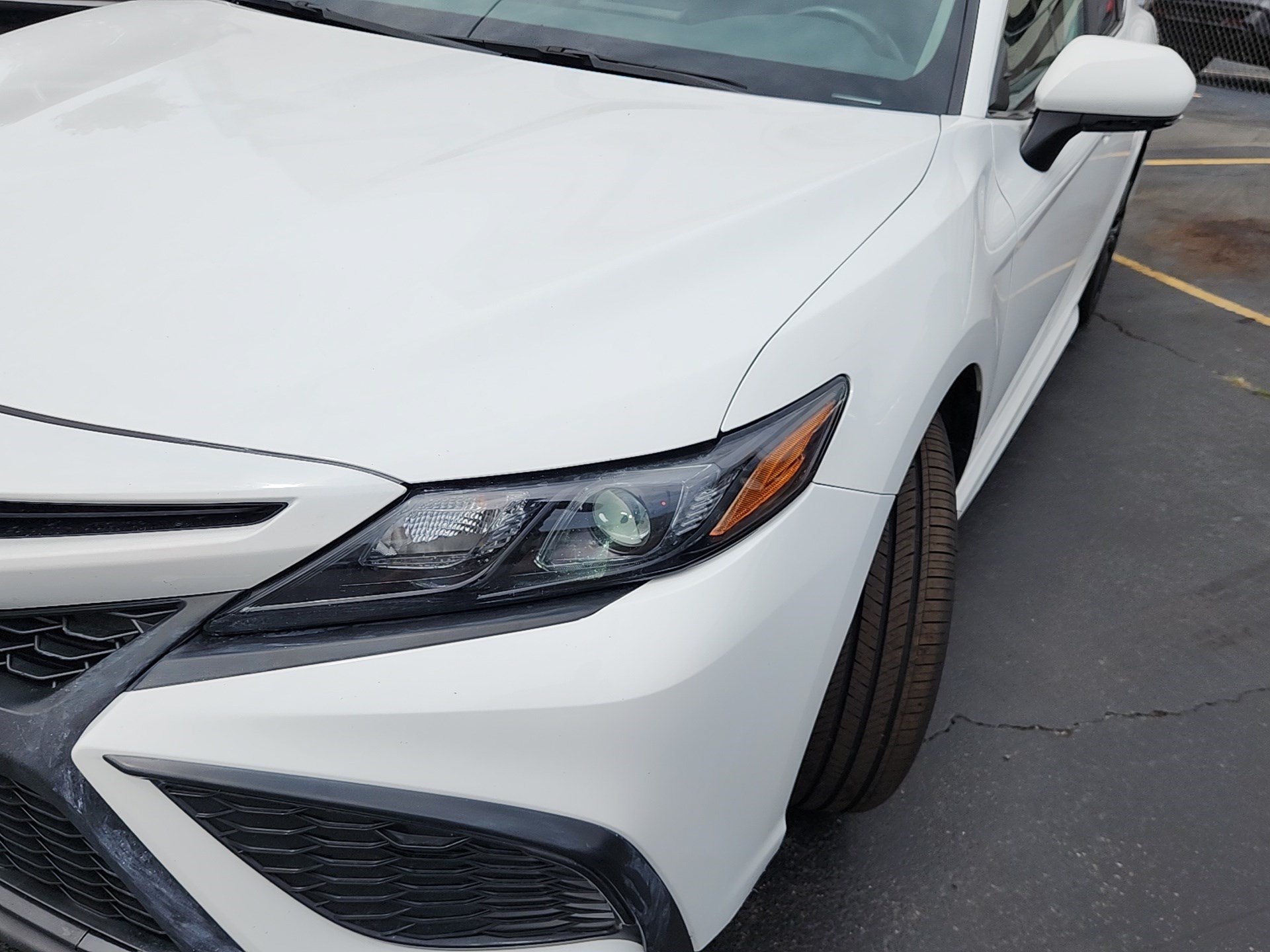 Certified Used 2024 Ice Cap Toyota SE image 9