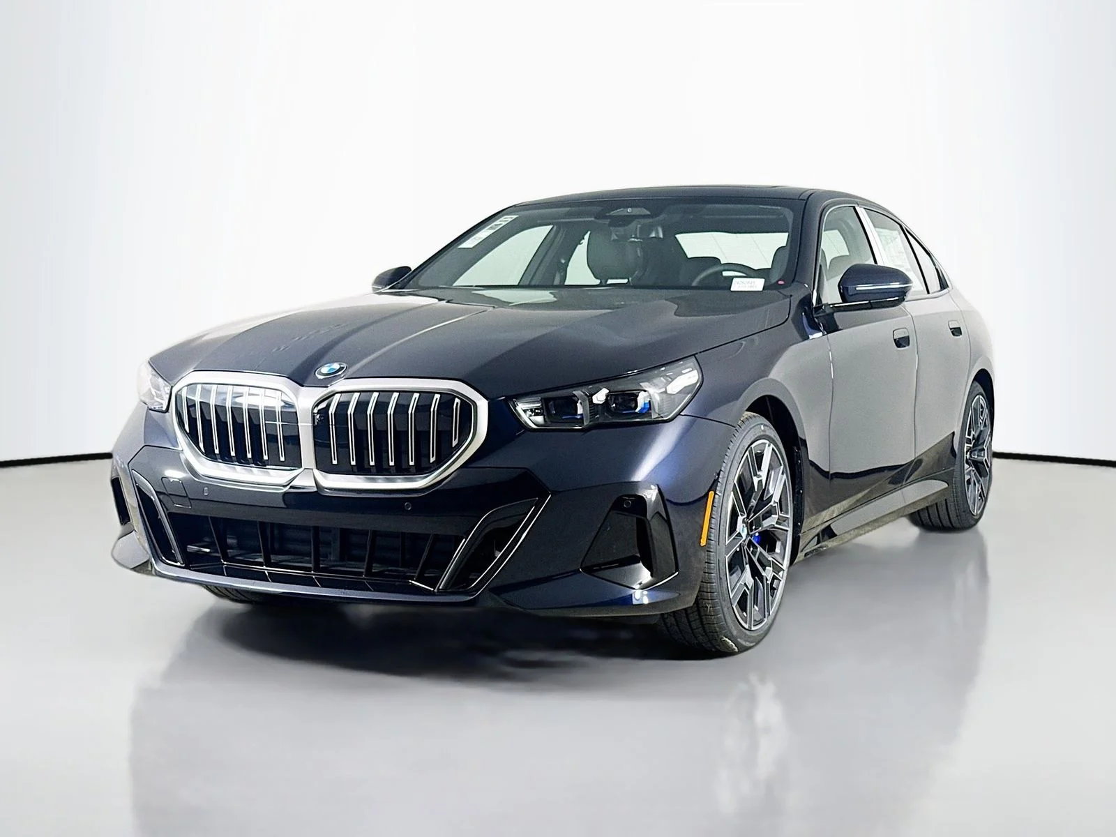 New 2026 Carbon Black Metallic BMW 530i image 3