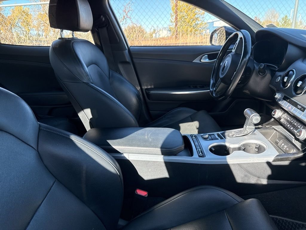 2018 Kia Stinger GT photo 3