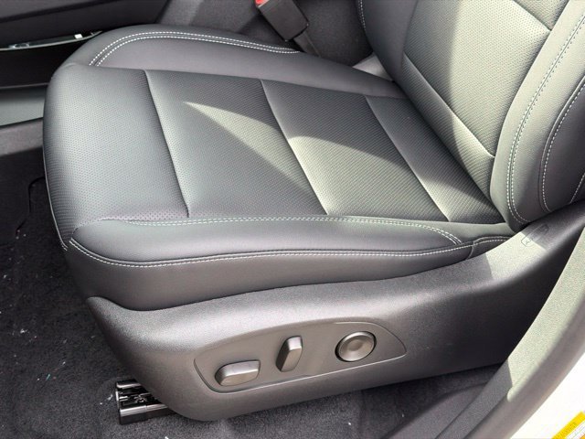 2027 Chevrolet Traverse LT - Photo 10