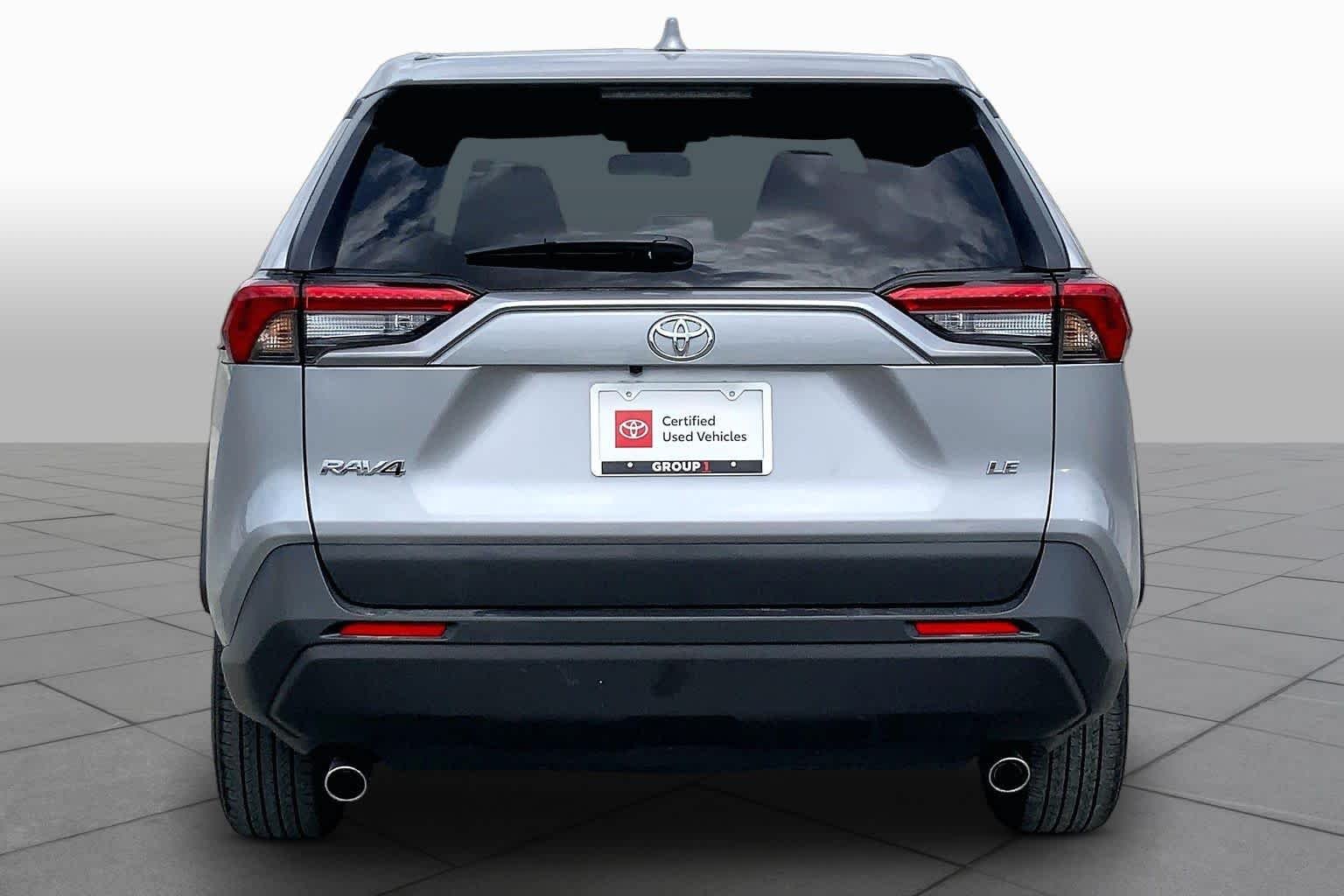 Used 2025 Silver Sky Metallic Toyota LE image 5