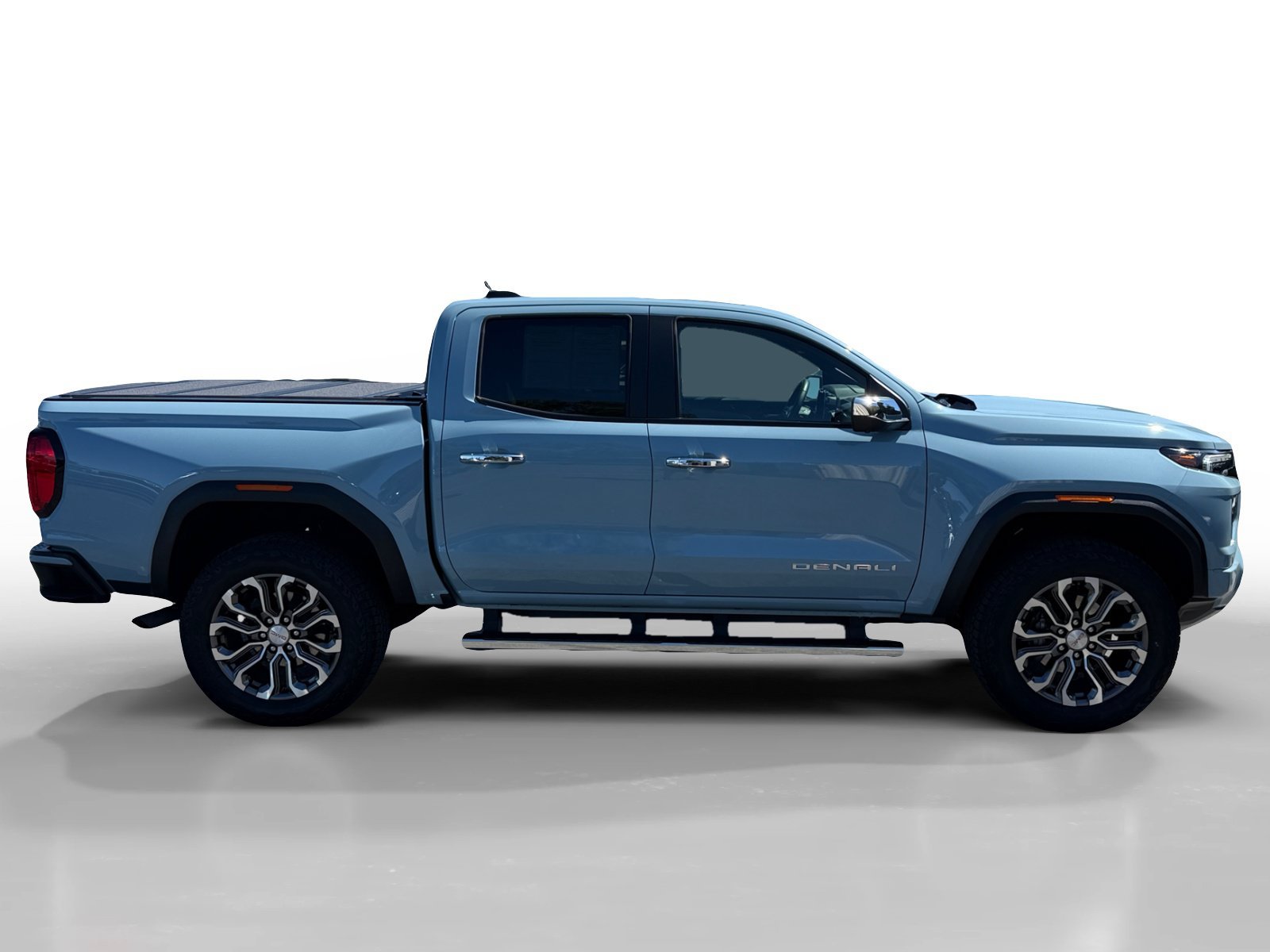 Used 2026 Glacier Metallic GMC Denali image 6