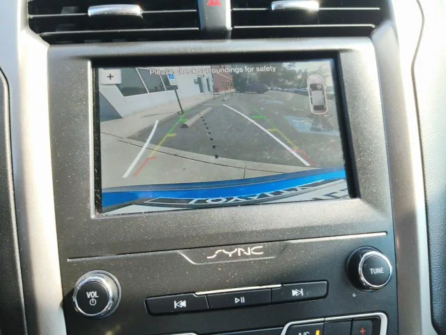 Used 2019 Blue Ford SE image 21