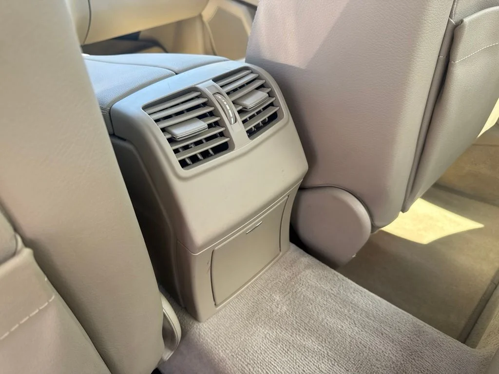 Used 2010 Diamond White Metallic Mercedes-Benz E 350 image 29
