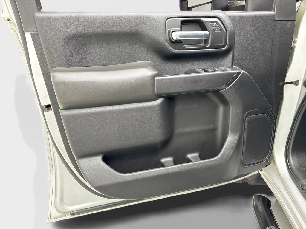 Used 2022 Silver Chevrolet Custom image 30