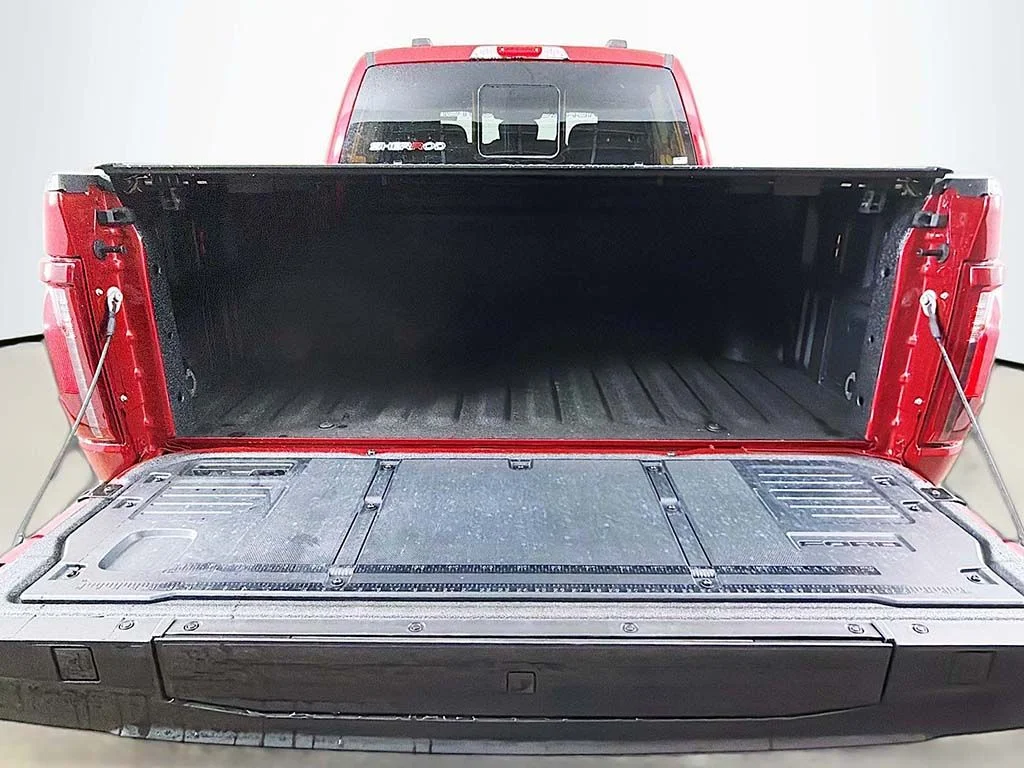 New 2025 Rapid Red Metallic Tinted Clearcoat Ford XLT image 17