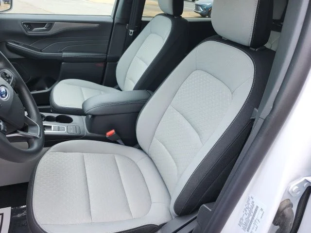 New 2026 Oxford White Ford Active® image 18