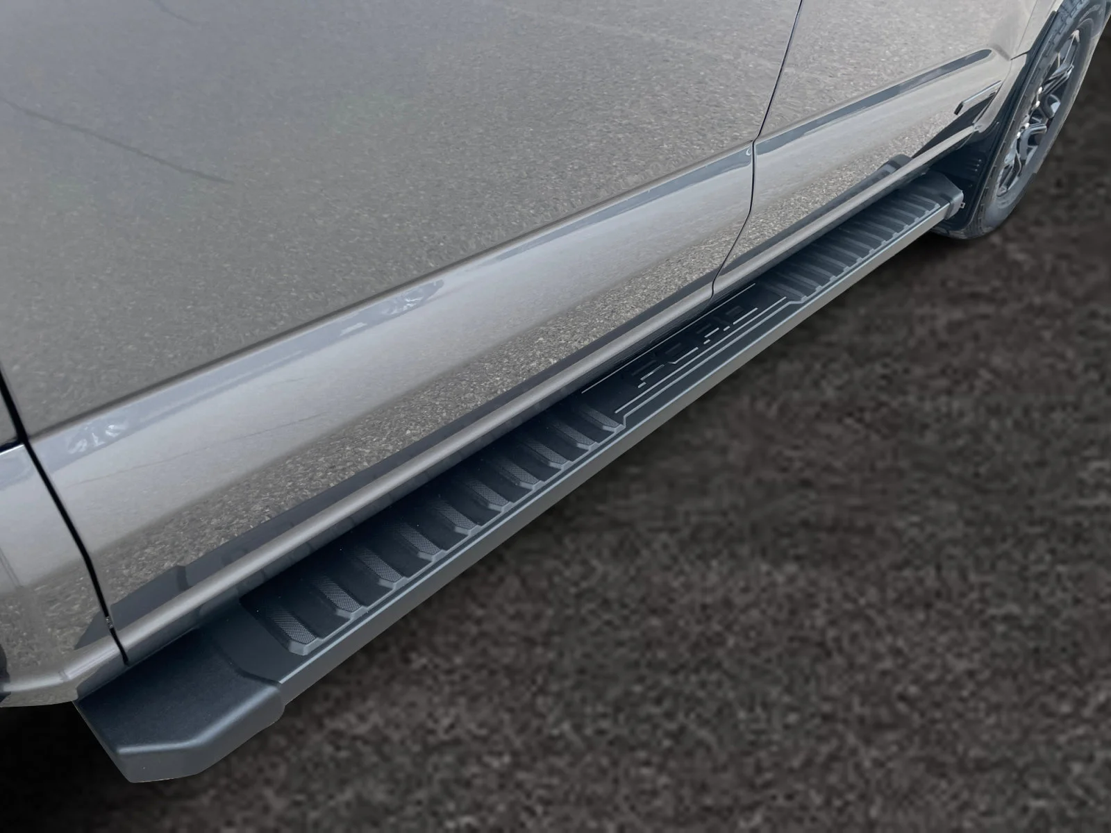New 2026 Carbonized Grey Metallic Ford XLT image 11