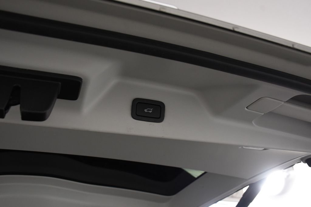 Used 2020 Eiger Gray Metallic Land Rover HSE image 24