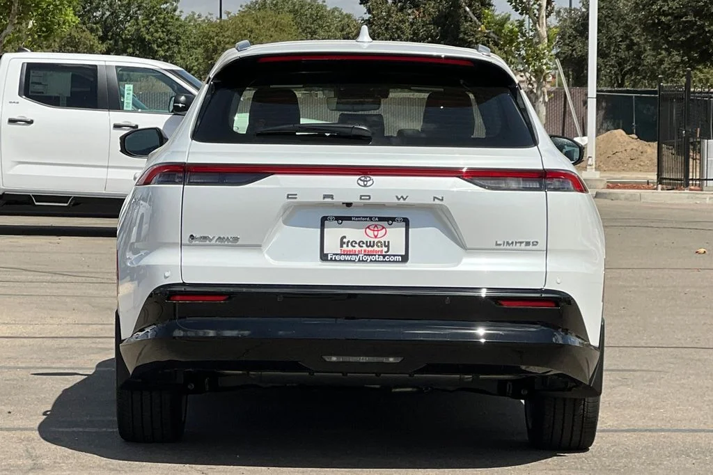 New 2026 Oxygen White Toyota Limited image 5