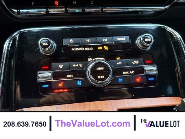 Used 2019 White Lincoln Reserve image 15