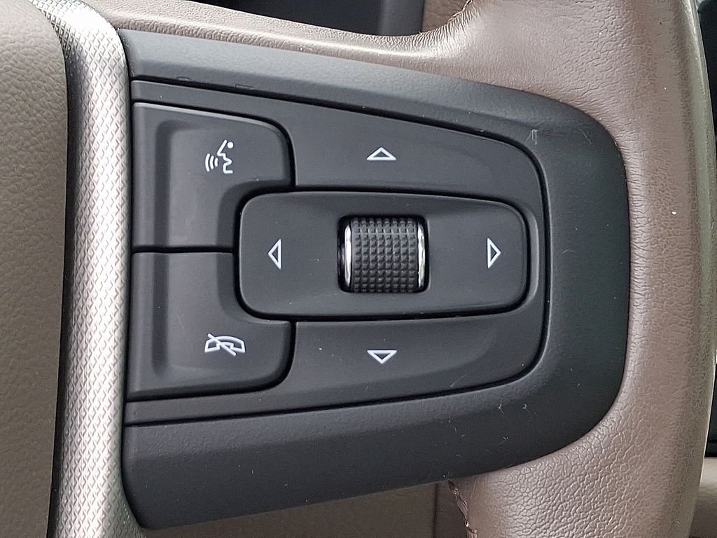 Used 2022 White GMC Denali image 18