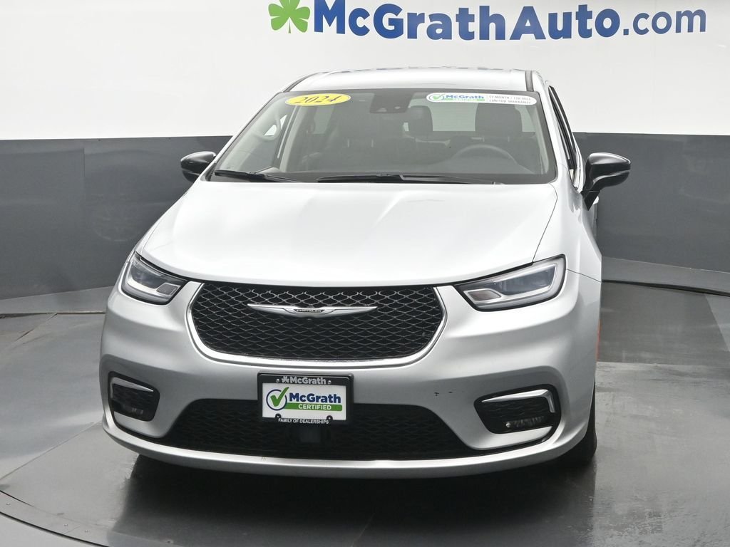 Used 2024 Silver Chrysler Touring L image 6