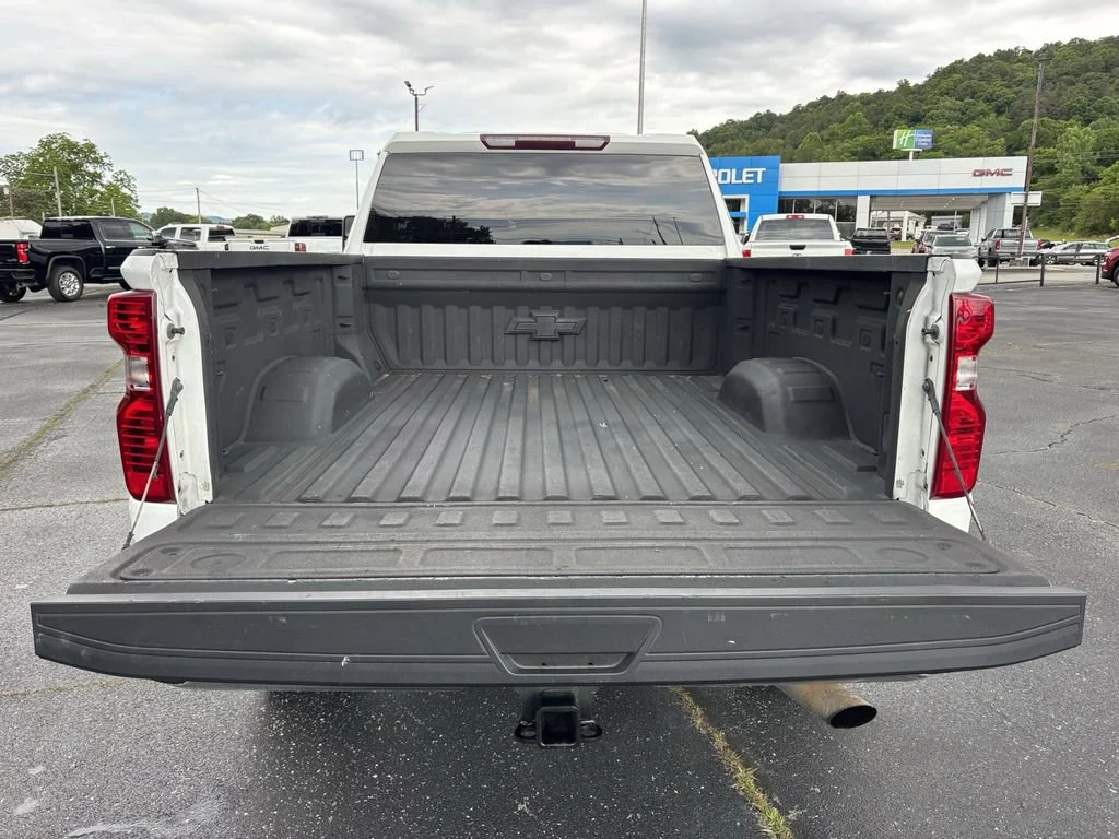 Used 2020 SUMMIT WHITE Chevrolet LT image 12