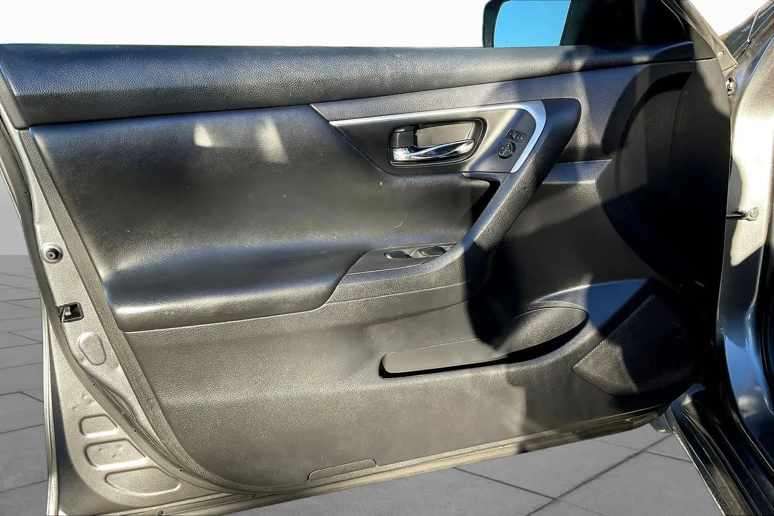 Used 2016 Gun Metallic Nissan 2.5 S image 20