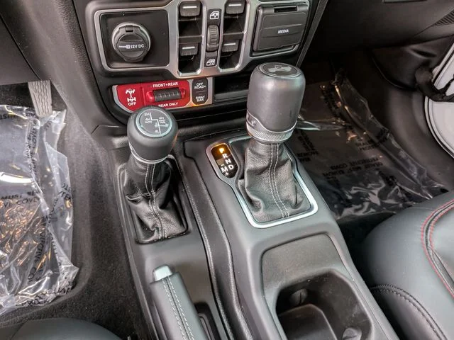 Used 2025 White Jeep Rubicon X image 23