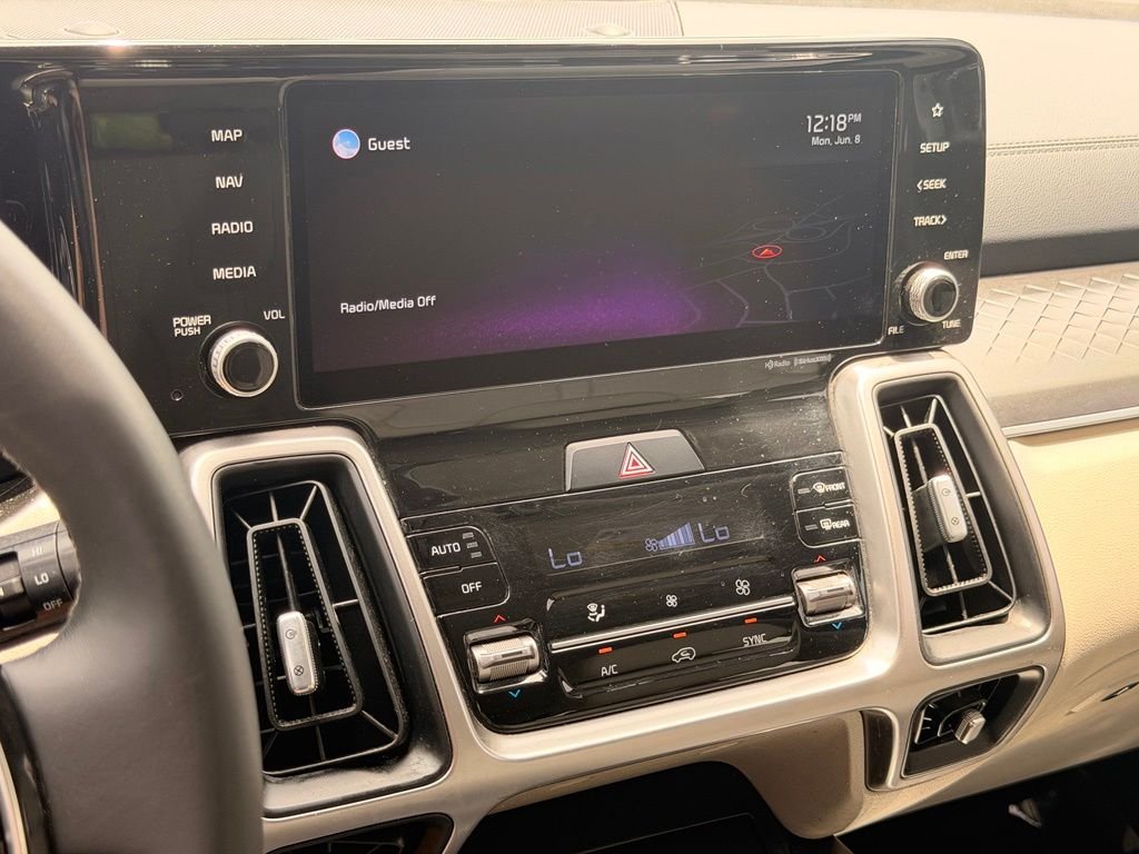 Used 2022 Silver Kia S image 32
