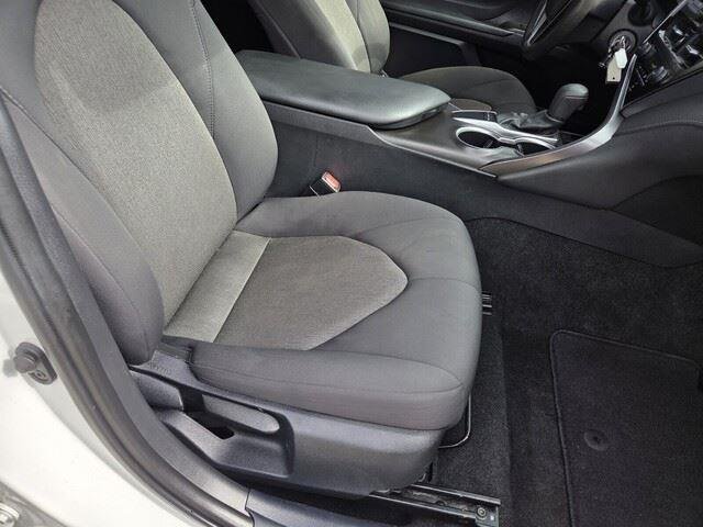 Used 2023 Ice Cap Toyota LE image 26