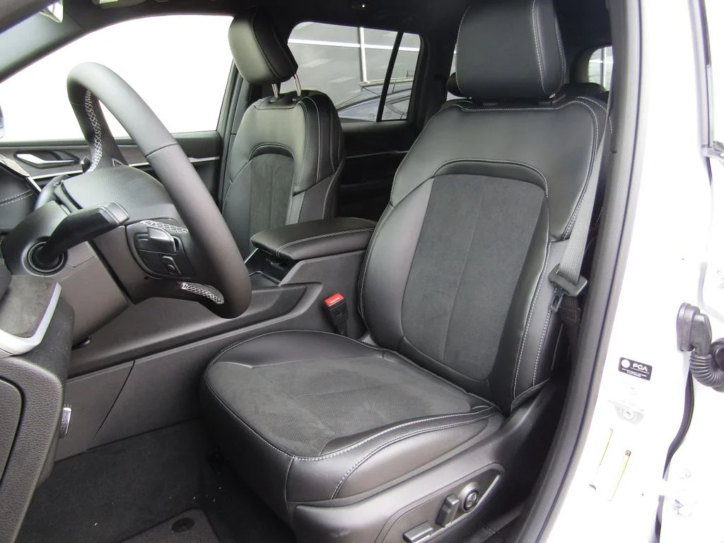 New 2026 Bright White Clearcoat Jeep Altitude image 21