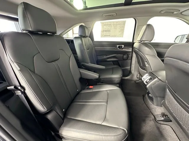 2025 Kia Sorento EX - Photo 26