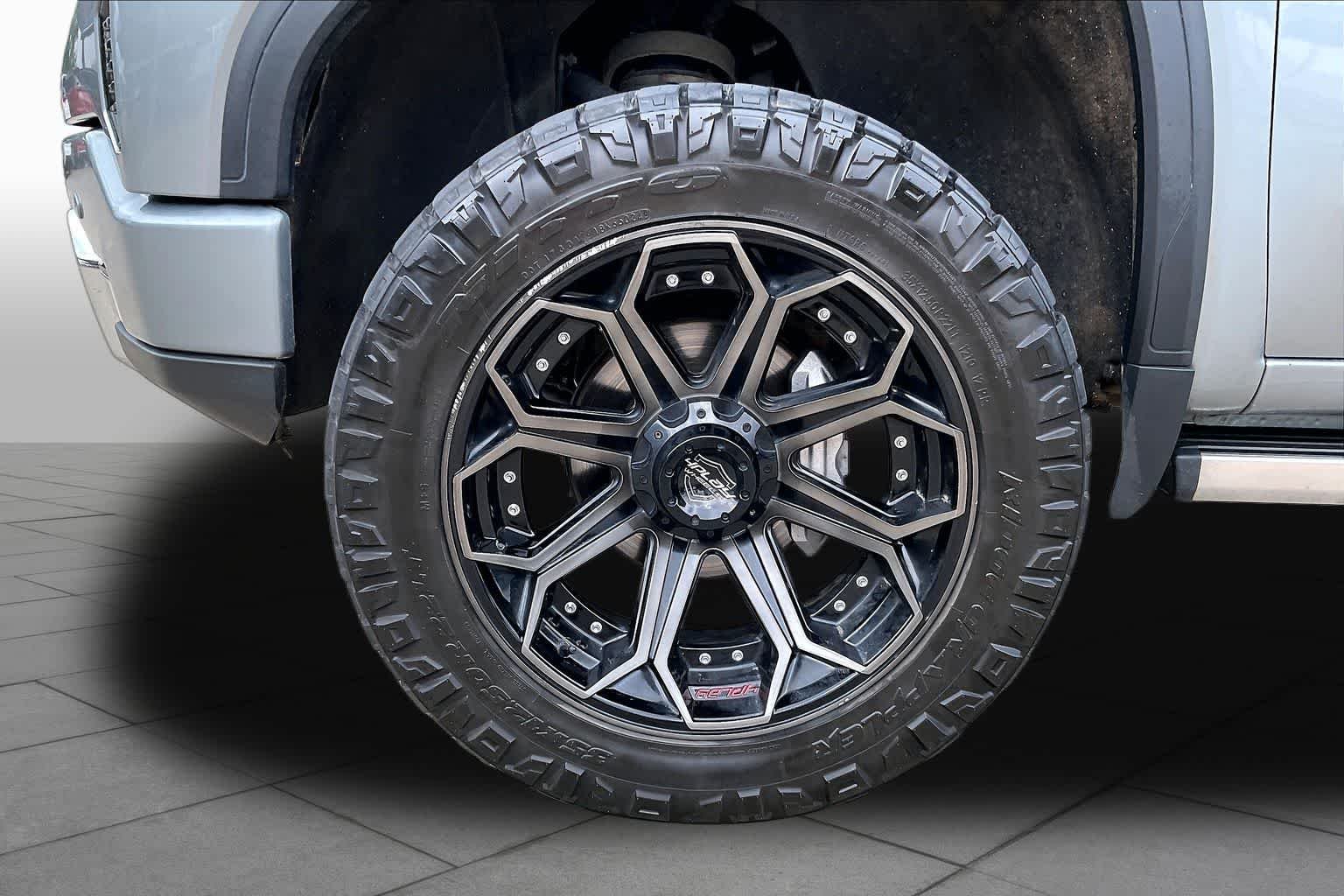 Used 2023 Sterling Metallic GMC Denali Ultimate image 11