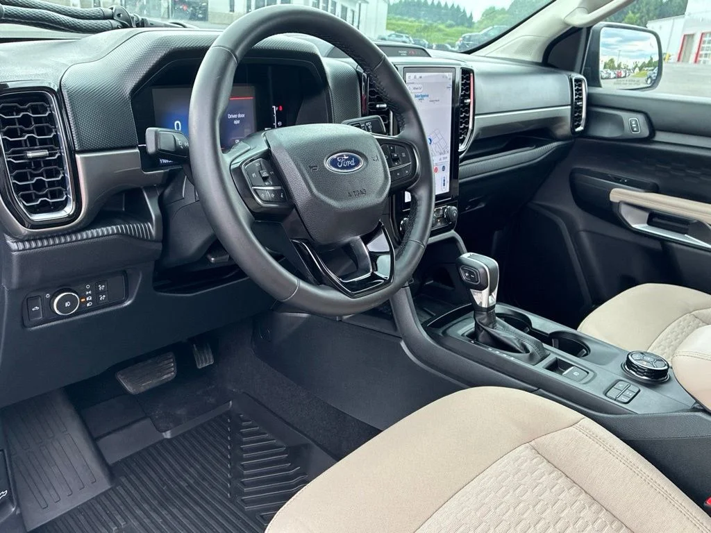 Used 2025 Gray Ford XLT image 17