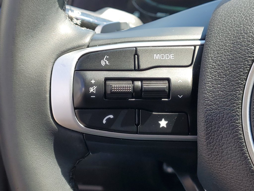 Used 2024 White Kia EX image 19