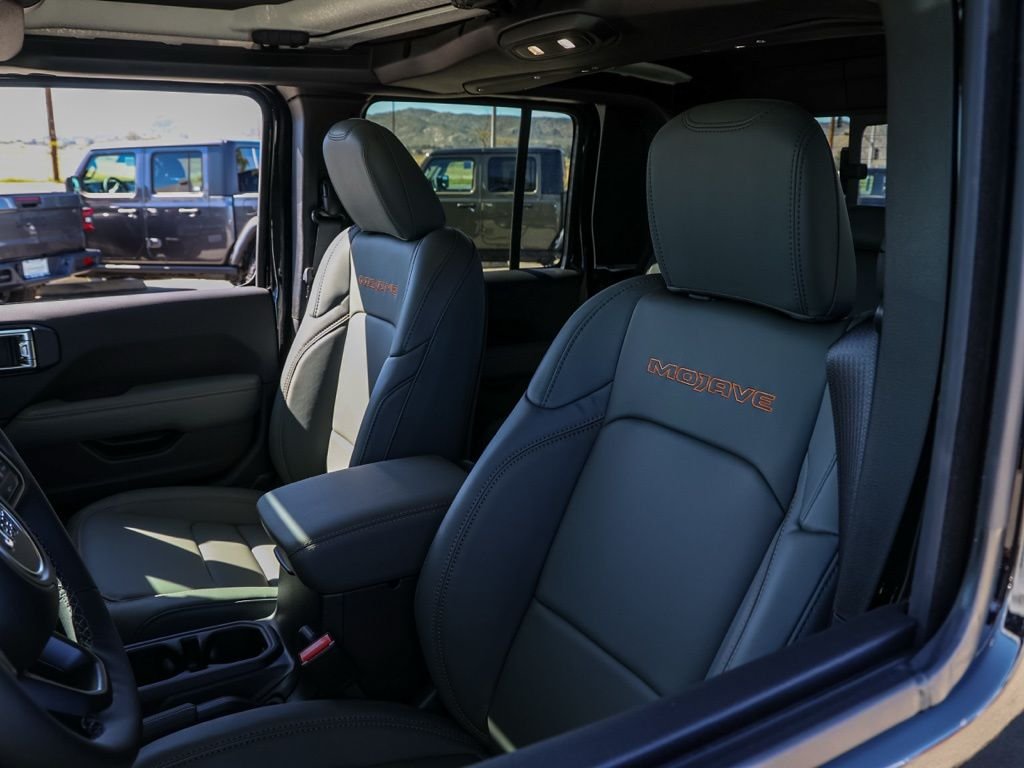 New 2026 Black Clear-Coat Exterior Paint Jeep Mojave image 14