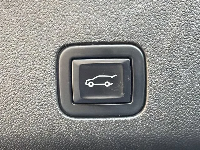 Used 2022 SATIN STEEL METALLIC Chevrolet RST image 19