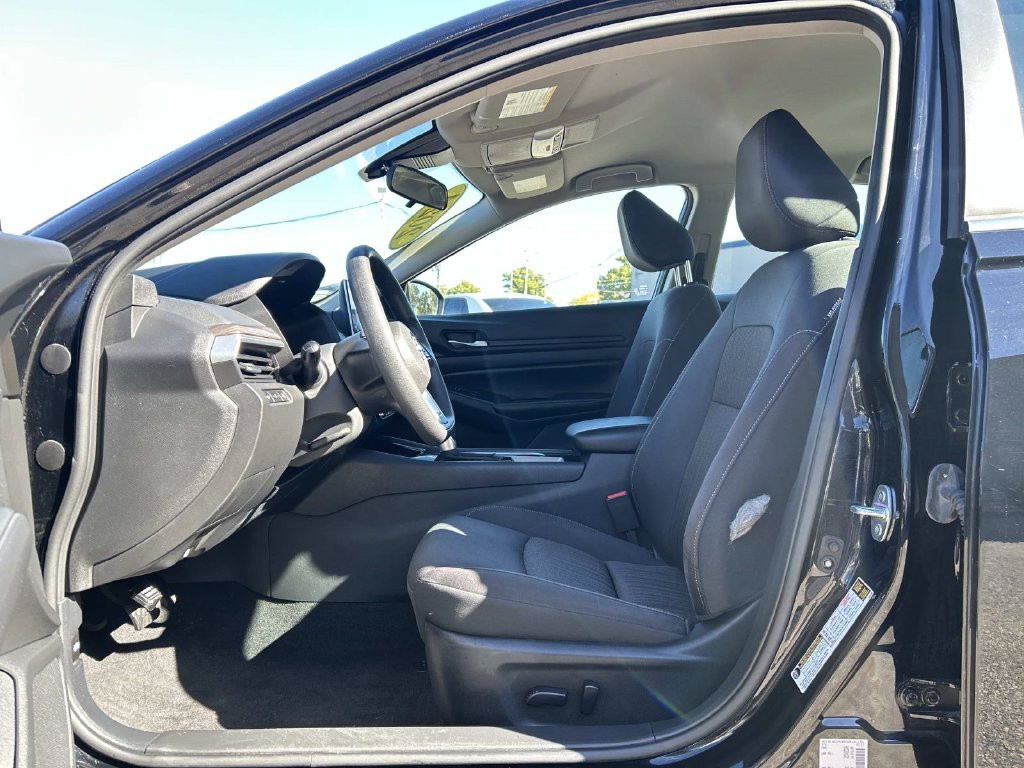 Used 2024 Black Nissan 2.5 SV image 14
