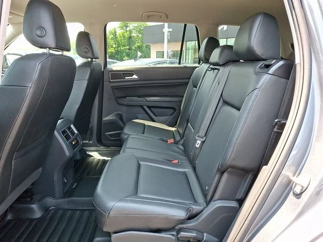 Used 2019 Gray Volkswagen 3.6L V6 SE image 11