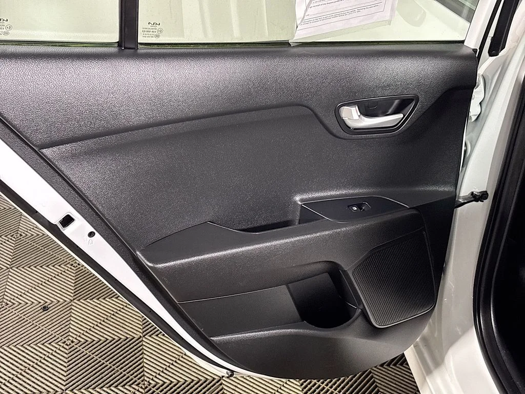 Used 2023 White Kia S image 18