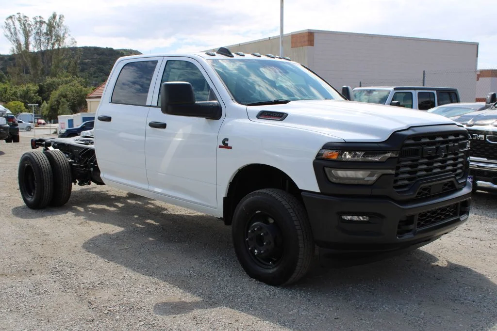 New 2026 Bright White Clear-Coat Exterior Paint Ram Tradesman image 3
