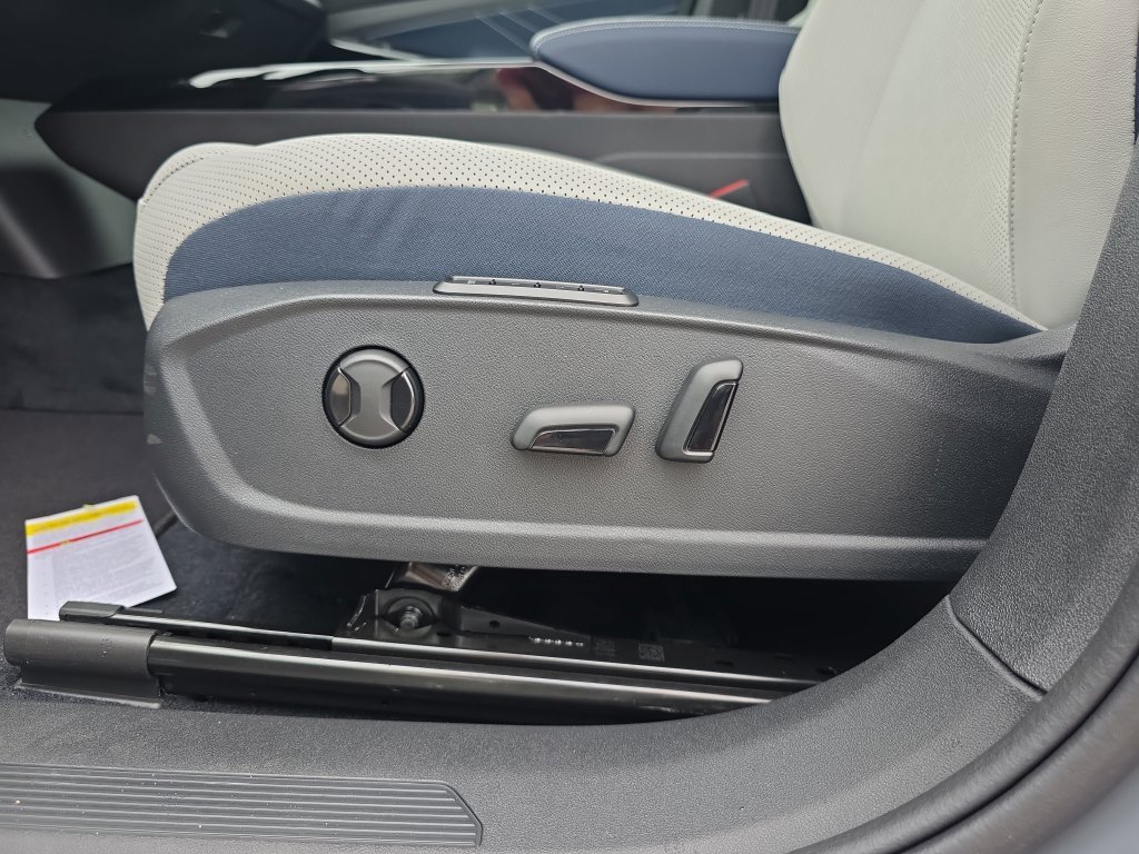 New 2026 Gray Volkswagen Pro S image 28