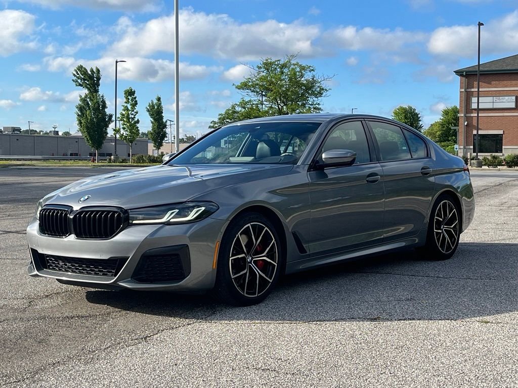 Used 2023 Skyscraper Grey Metallic BMW 530i xDrive image 3