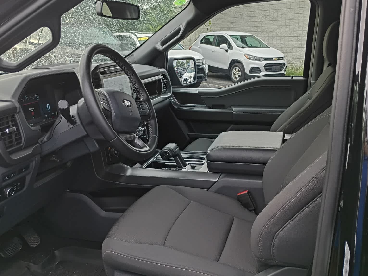 Used 2024 Agate Black Metallic Ford XLT image 5