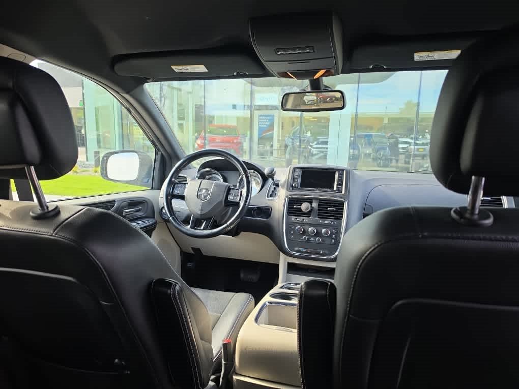Used 2019 Black Onyx Crystal Pearlcoat Dodge SXT image 10
